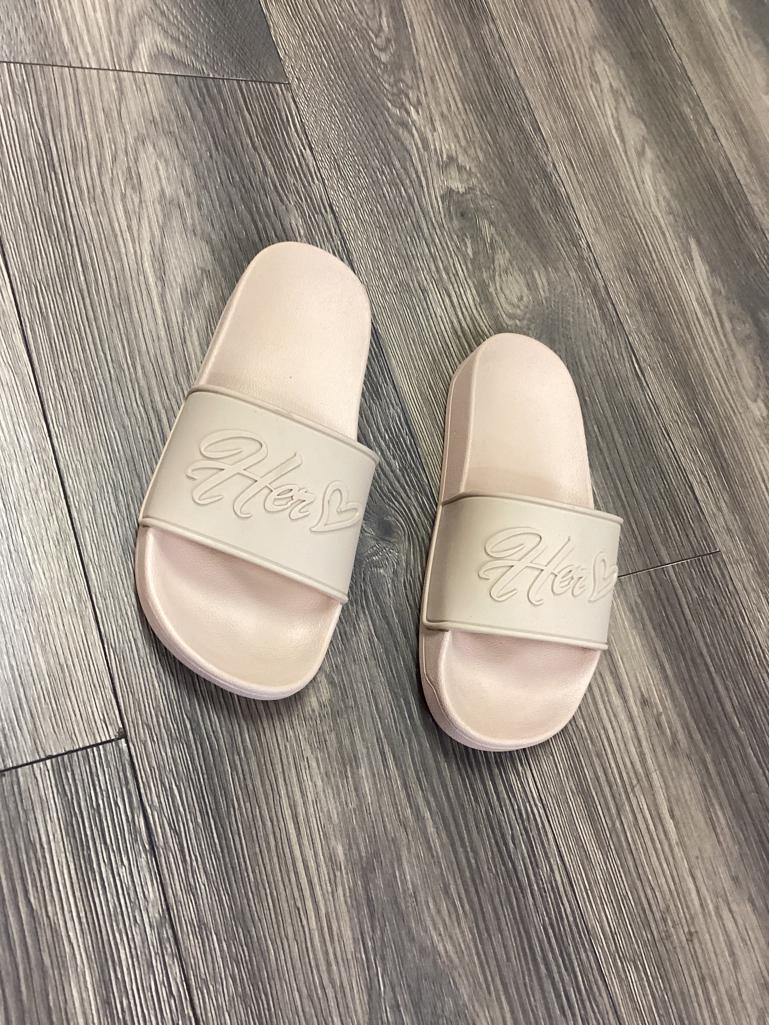 Nude Her Essential Slides