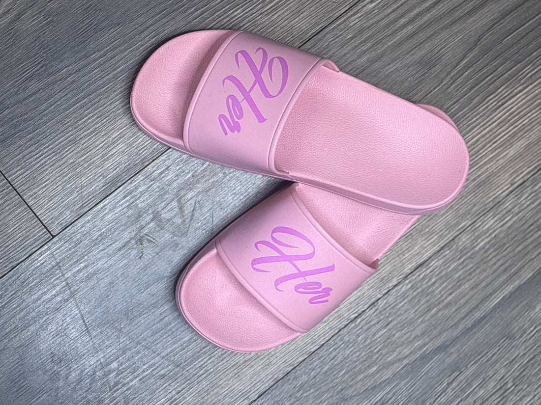 Signature Pink Her Essential Slides